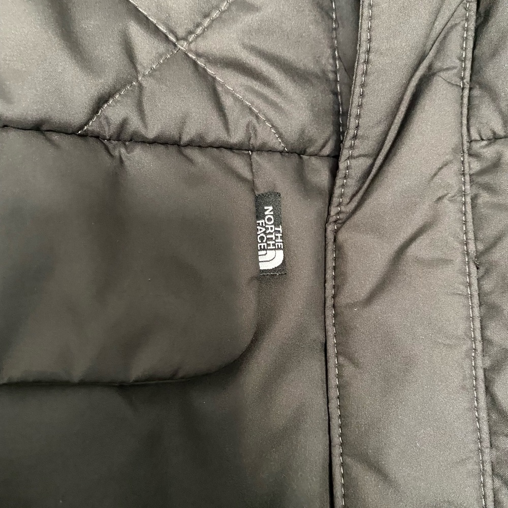 The North Face women’s forest green jacket - Picture 3 of 9